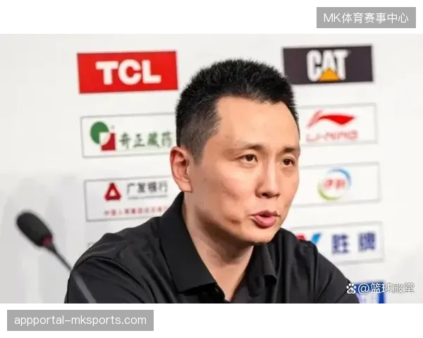 卢伟激活弗格高位策应能力,上海男篮利用其防守反击撕裂广厦布阵 卢伟激活弗格高位策应能力,上海男篮利用其防守反击撕裂广厦布阵